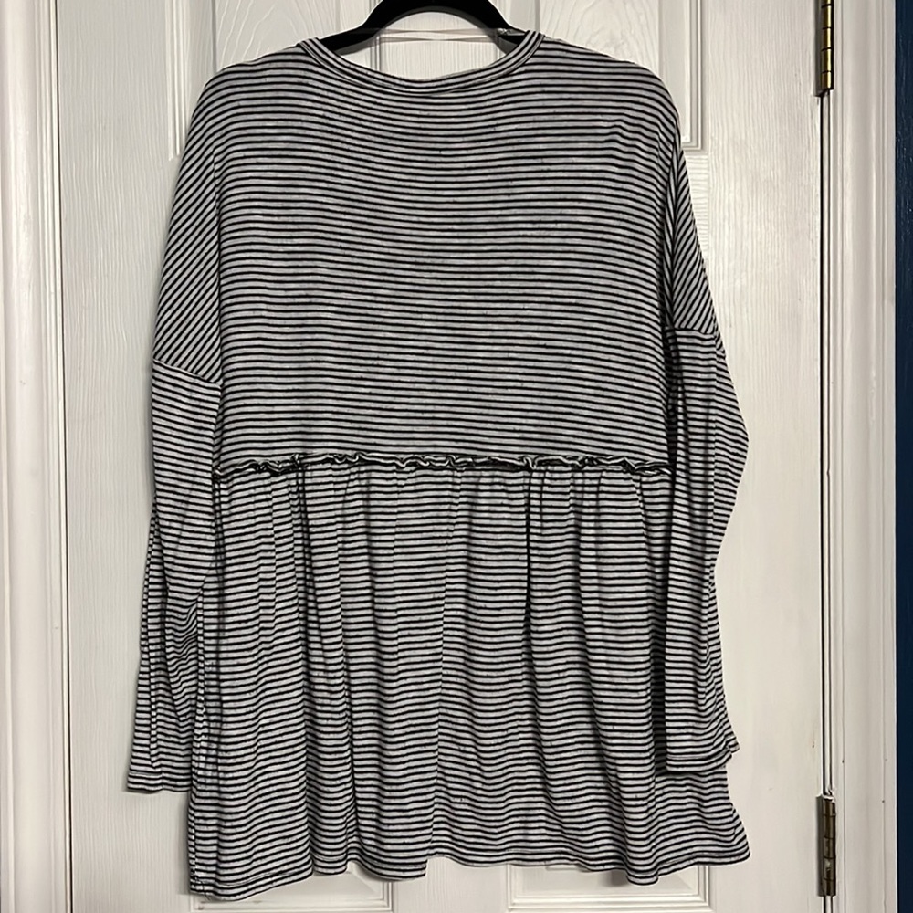 Time and Tru Maternity/Nursing Top- Size XL - Picture 4 of 4